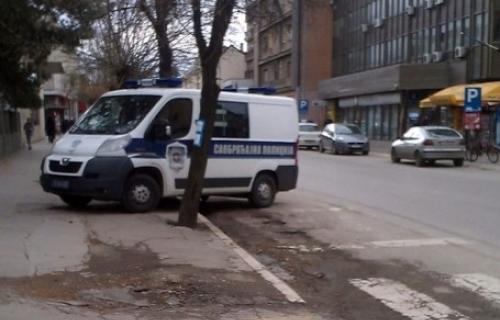 Pogledajte skandalozno parkiranje Saobraćajne policije (FOTO)