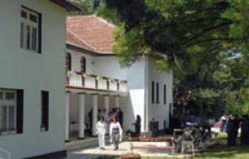 U poseti Gornjoj Toponici: Leče ubice i silovatelje