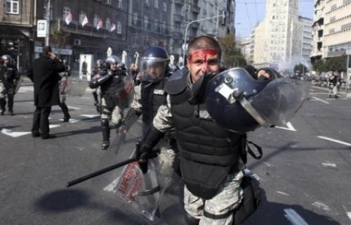 Pritvor zbog napada na policajca
