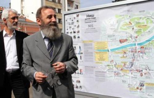 Министар отворио билборд