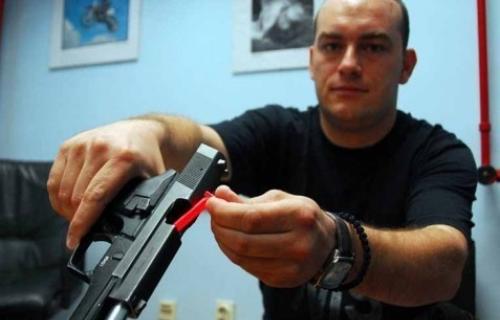 Нишки полицајац патентирао осигурач за пиштоље