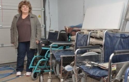 Javite Se Milici: Poklanja osam invalidskih kolica