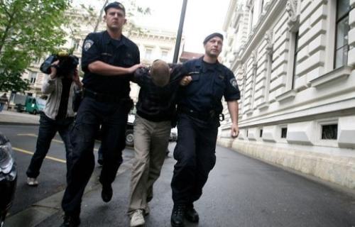 Policija privela 20 huligana zbog utakmice Radnički-Crvena zvezda
