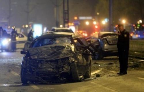 BMW-ом ударио жену