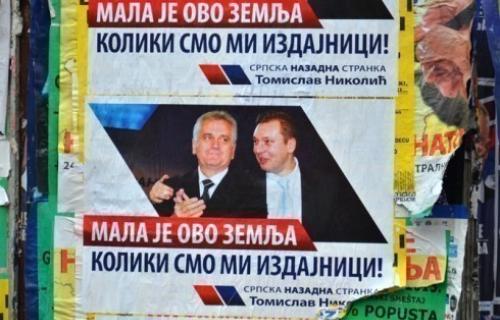 Plakati u Nišu: Nikolić i Vučić označeni kao izdajnici!