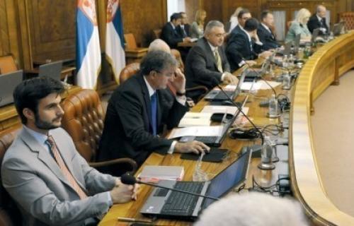 А сад сви на своје радне задатке!