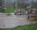 Бујични потоци поплавили куће