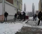 Opštinari čistili sneg u Leskovcu