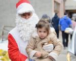 Пиротски Деда Мраз Станко, већ четрдесет година увесељава малишане