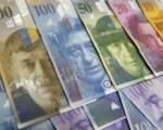 Švajcarski franak za nekoliko minuta skočio za 28 odsto u odnosu na evro