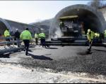 Коридори Србије: Асфалтирање десне цеви тунела Манајле