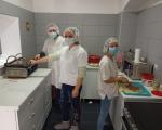 Млади пекари школарци уз епидемиолошке мере успешно настављају са праксом