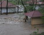 Poplavljeno više od 20 kuća, pod vodom i plastenici