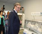 Vučić na otvaranju rekonstruisanog porodilišta u Aleksincu