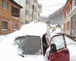 Широм Србије критично због снега