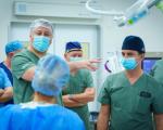 Uspeh španskog profesora i niških lekara: U UKC Niš prvi put urađen operativni zahvat trbušnog zida