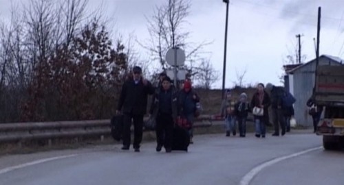 Албанци масовно напуштају Косово, гужва код Куршумлије