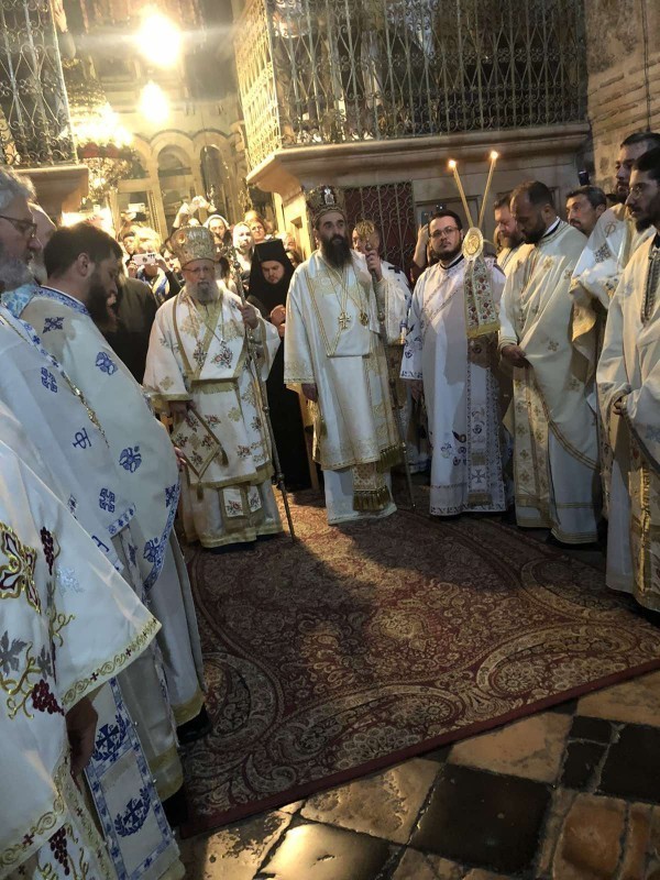 Епископ нишки Г.Г. Арсеније саслуживао на поноћној литургији у храму Гроба Господњег у Јерусалиму