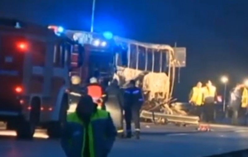 Izgoreo autobus u Bugarskoj, stradalo 46 osoba, među kojima ima i dece; identitet žrtava još nije utvrđen
