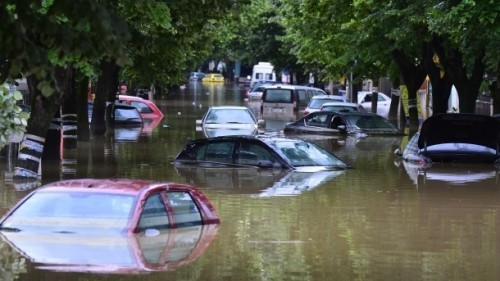 Како стартовати поплављен аутомобил