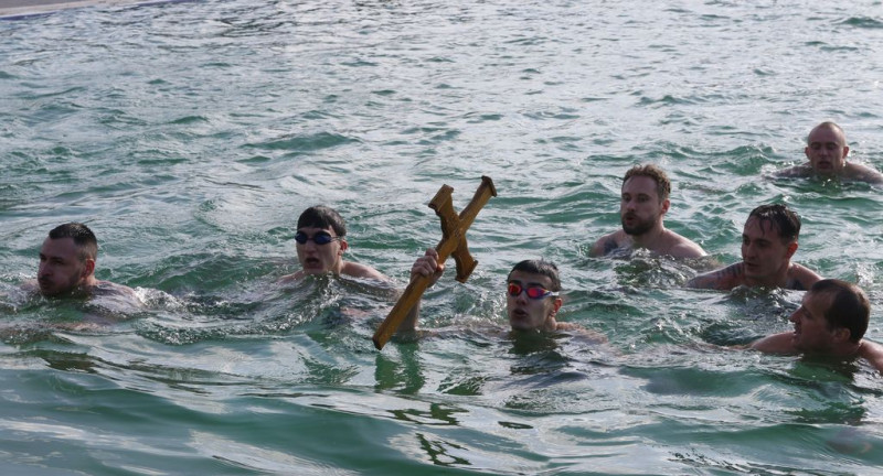 Пливање за Богојављенски крст у Нишу