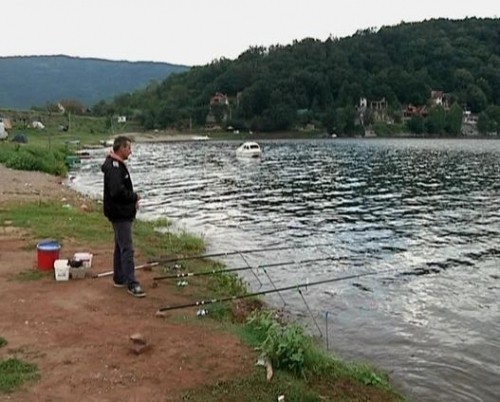 Рибочувари брину о Бованском језеру