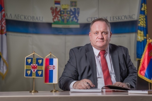 Градоначелници Лесковца и Врања упутили божићну честитику