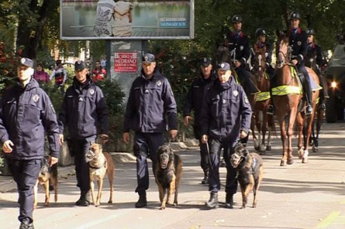 Дефиле полиције у Нишу