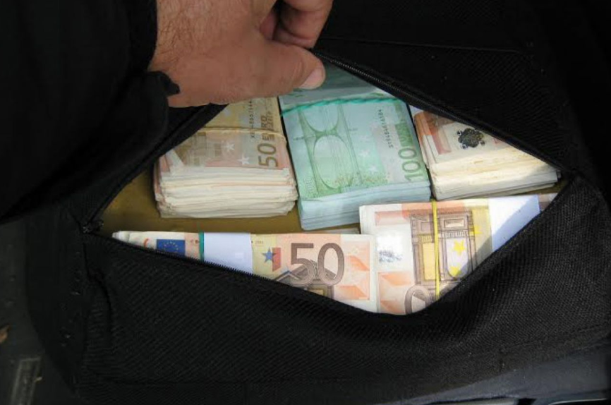 Нишлија пронашао 50.000 евра, заузврат добио загрљај