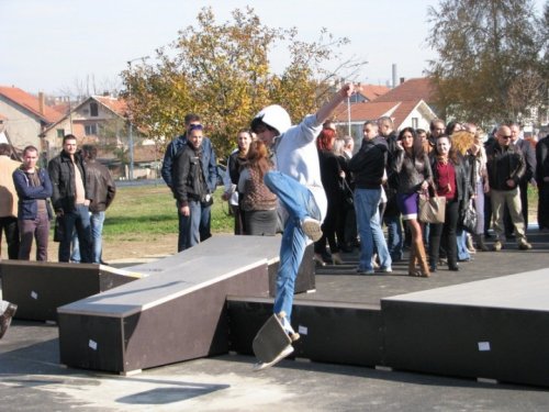 Отворен први скејт парк у Лесковцу