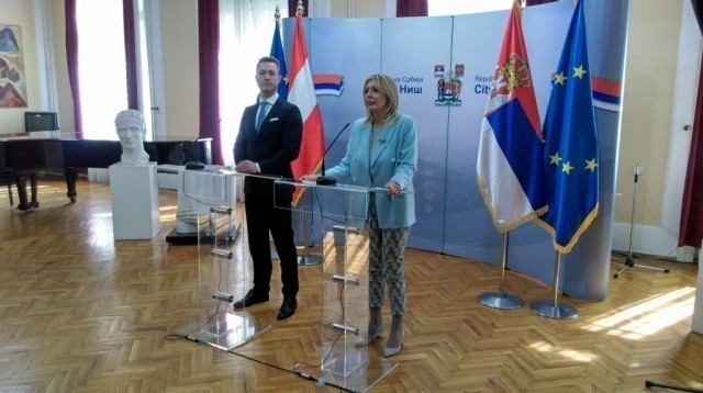 Јадранка Јоксимовић примила у  Нишу министра Аустрије за Европску Унију
