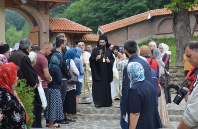 У јашуњском манастиру Свети Јован крај Лесковца обележен Ивањдан