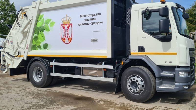 Poklon Vlade Srbije Kuršumliji: Novi kamion za prevoz smeća
