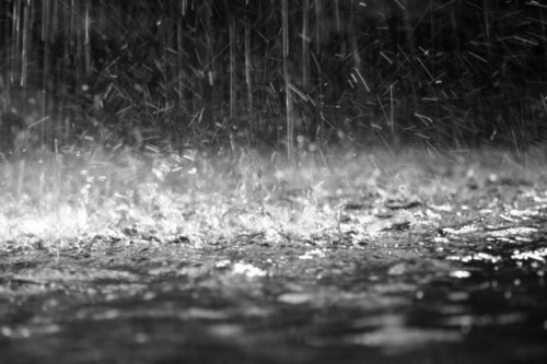 Упозорење: У четвртак се у поподневним часовима очекују непогоде, праћене кишом и градом