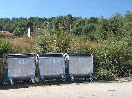 Постављени нови контејнери на Власинском језеру