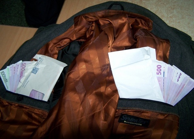U džepovima jakne krio 56.000 evra