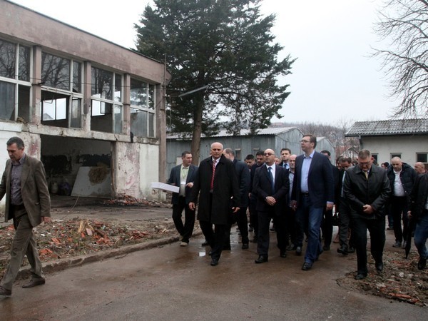 Vučić najavio 300 novih radnih mesta u Lebanu