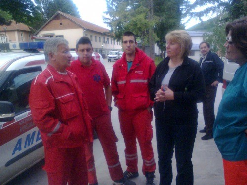Lekari iz Kuršumlije otišli da pomažu ugroženima u poplavama