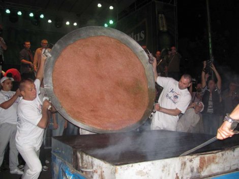 Roštiljijada: Napravili pljeskavicu za Ginisa od 55 kilograma mesa