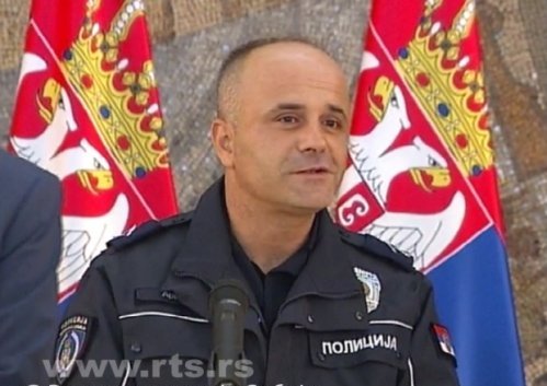 Стефановић: Полицајцу с фотографије награда
