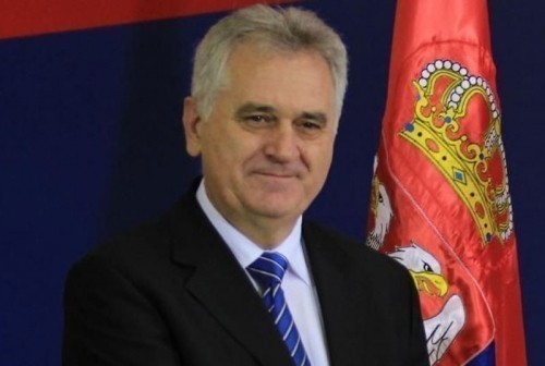 Aleksinac: Nikolić polaže venac na spomenik žrtvama