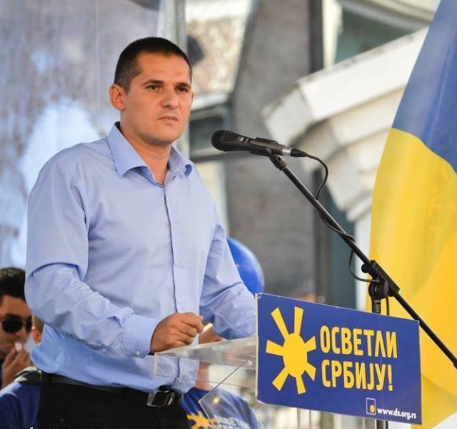 Stanković: Bakljada gušenje demokratskih sloboda građana