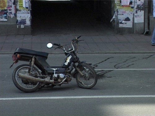 Мотоциклиста повређен у удесу у центру града
