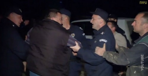 Напад: Министра Селаковића хтели да бију у Крупњу! (Видео)