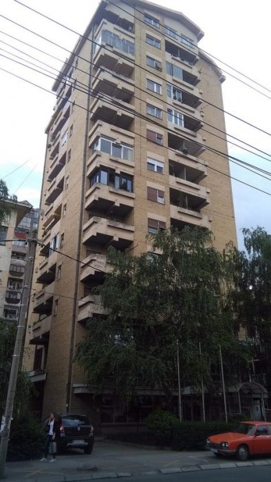 Nišlija koji je napao majku je pre sedam godina preživeo skok sa devetog sprata zgrade u Dušanovoj ulici Foto: B. Janačković / RAS Srbija