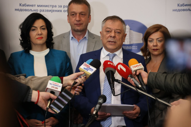 Kabinet ministra Tončeva: 245 miliona dinara za nedovoljno razvijene opštine