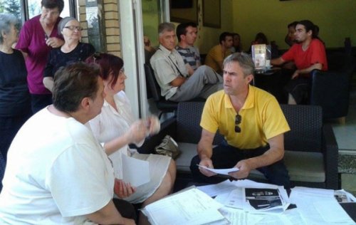 Goran i Dragana uz pomoć komšija i sugrađana, odvratili ekipe od iseljenja