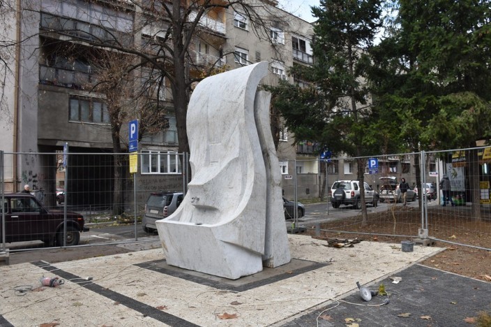 U Leskovcu postavljen Spomenik palim borcima u ratovima od 1991. do 1999. godine