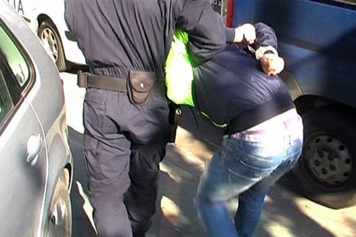 У току акција нишке полиције: Ухапшена петорица дилера, претрес на више од 10 локација