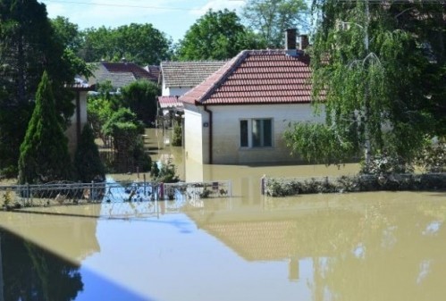Запослени у општини Куршумлија одричу се 10 одсто од плате за помоћ поплављеним